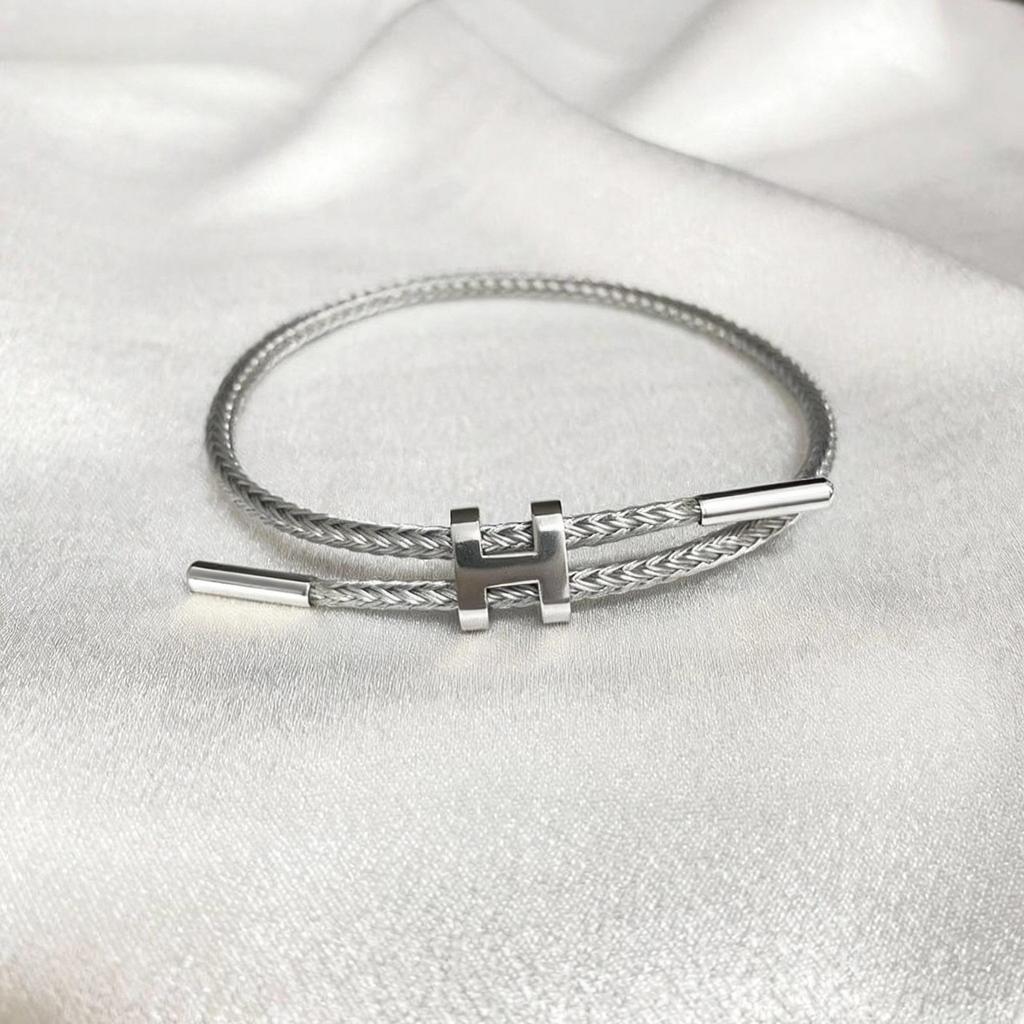 Brățară Reglabilă din Oțel Titan cu Cataramă în Formă de I Transfrontalieră, Finisaj Aur Dur 3D Rezistent la Decolorare, Design Rezistent la Apă și Transpirație