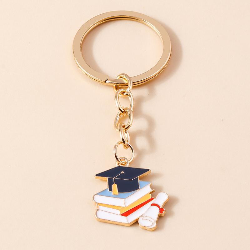Cute Academic Dress Keychain for Graduation Ceremony Mortarboar Pendant for Students Bag Accessories Creative Jewelry Gift