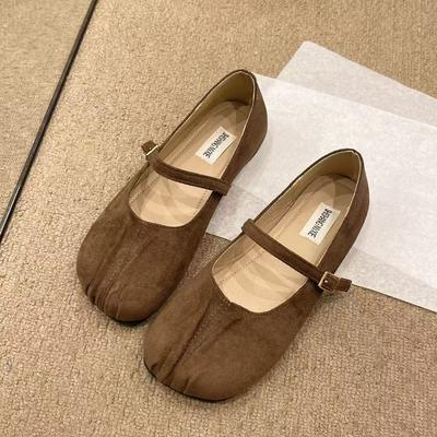 Retro Wildleder, leichter Mund mit Rock, flachsohlige Einzelschuhe, neuer Ein-Wort-Riemen, Doudou-Schuhe, runde Spitze, Mary Jane Schuhe für Damen