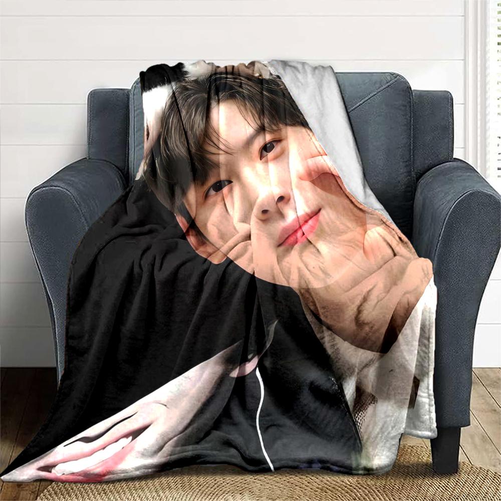 1Pc Cha Eun-woo Blanket Soft Comfortable Polyester Blanket All Season Warm Throw Bedroom Office Outdoor Use Ideal Christmas Gift Choice Print Home Bla