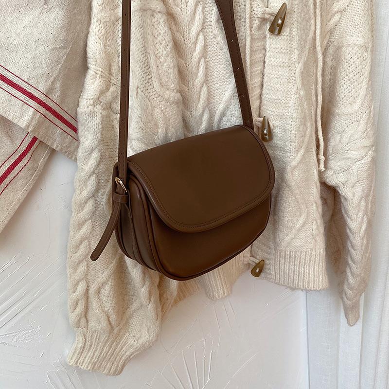Korean Version of Saddle Bag Women's 2025 Spring New Simple Retro Temperament Versatile Shoulder Messenger Bag