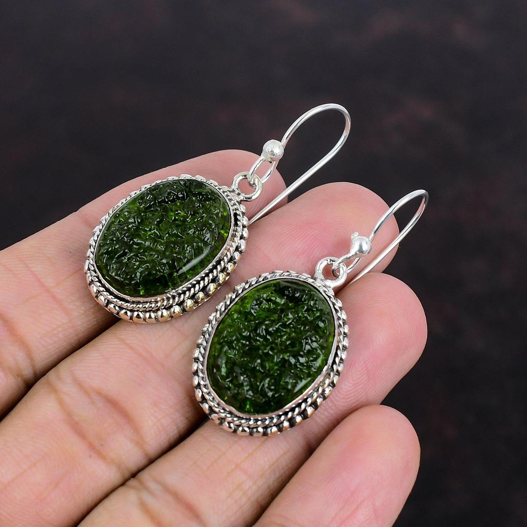 Vltavínové náušnice Vintage náušnice s drahokamy Náušnice ze sterlingového stříbra 925 Ručně vyráběné náušnice Decentní šperky Designérské náušnice Dárky pro přítelkyni