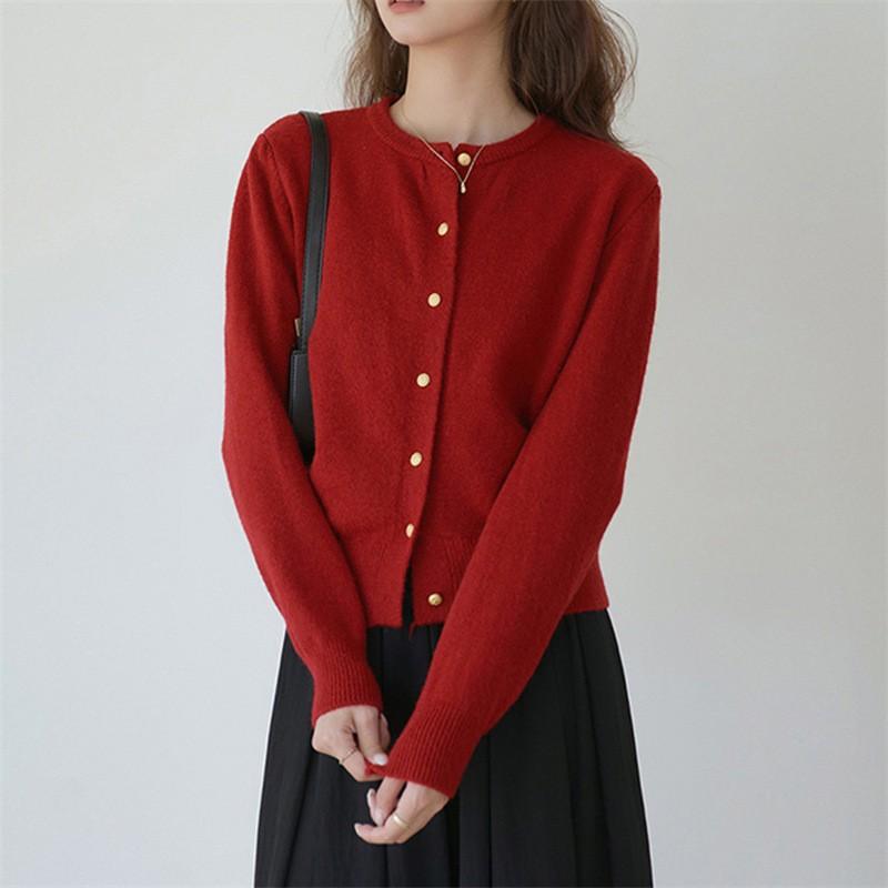 Retro gentle wind small gold buckle knitted sweater women's cardigan spring and autumn new thin women's jacket soft waxy versatile