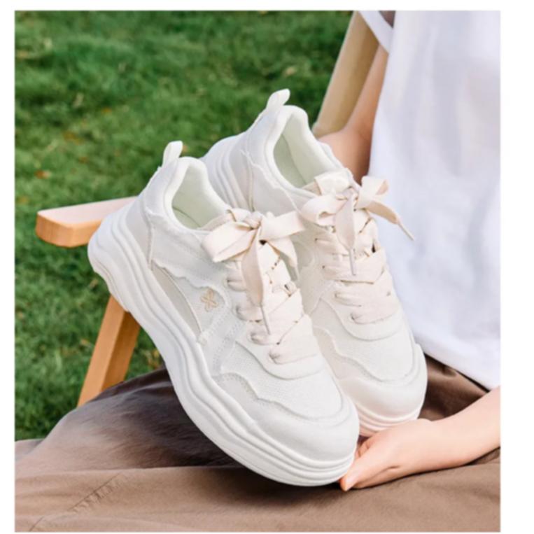 Anta Lava Cake Comfortable Non-Slip Shock Absorbing Low-Top Sneakers Women Sneakers White Gray 122428060-1