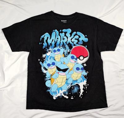Chinatown Market Pokemon Schiggy Squad Grafik T-Shirt