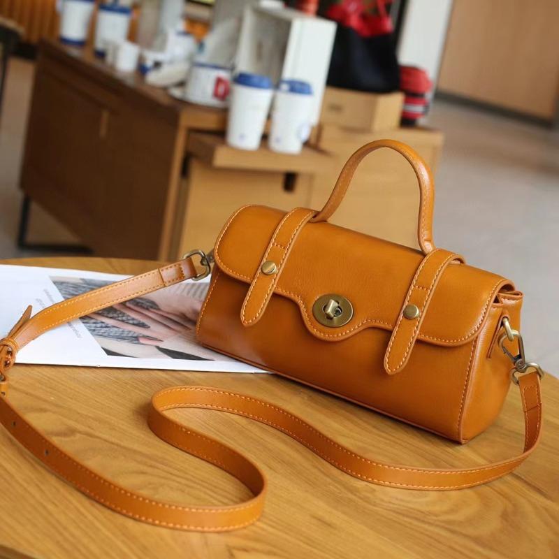 Summer Fashion Genuine Leather Small Bag Women's Baguette Bag with Casual Texture Plant Tanned Head Layer Cowhide Women's Bag Crossbody Bag