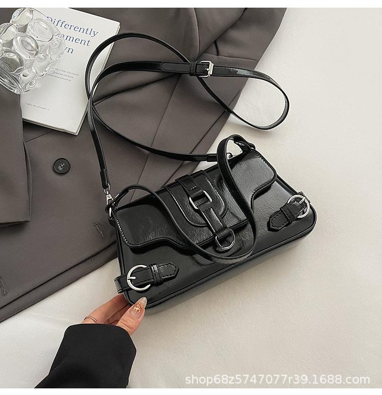 

Bag lady 2025 new trendy high sense fashion shoulder messenger bag retro versatile Internet celebrity explosion small square bag