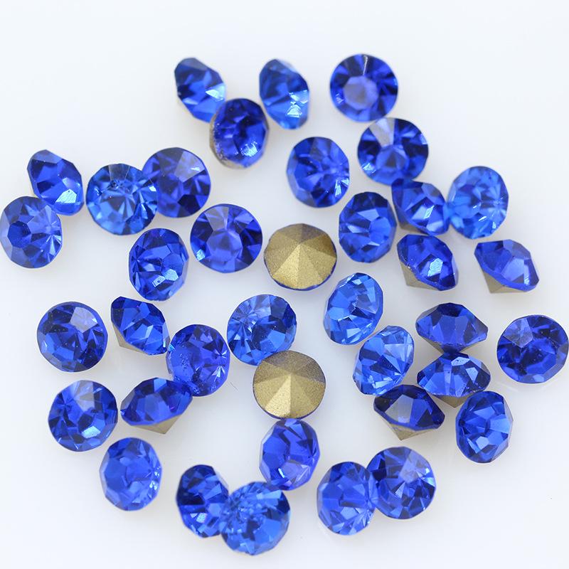 Large Round Colored Pointed Back Glass Rhinestones for DIY Phone Cases and Nail Art.