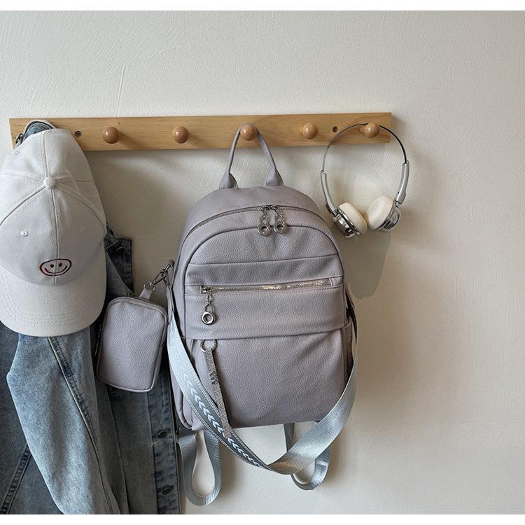 Backpack Women's Simple New Fashion Daily Versatile Trend Large Capacity Leisure Travel Backpack