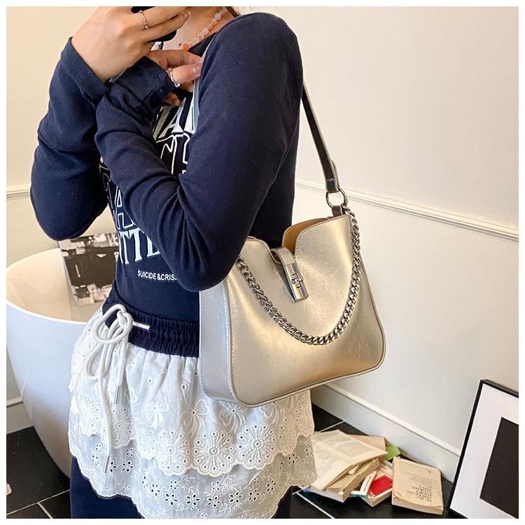 Versatile Bucket Bag Women's Summer New Simple Casual Shoulder Bag High-end Fashion Women's Bag