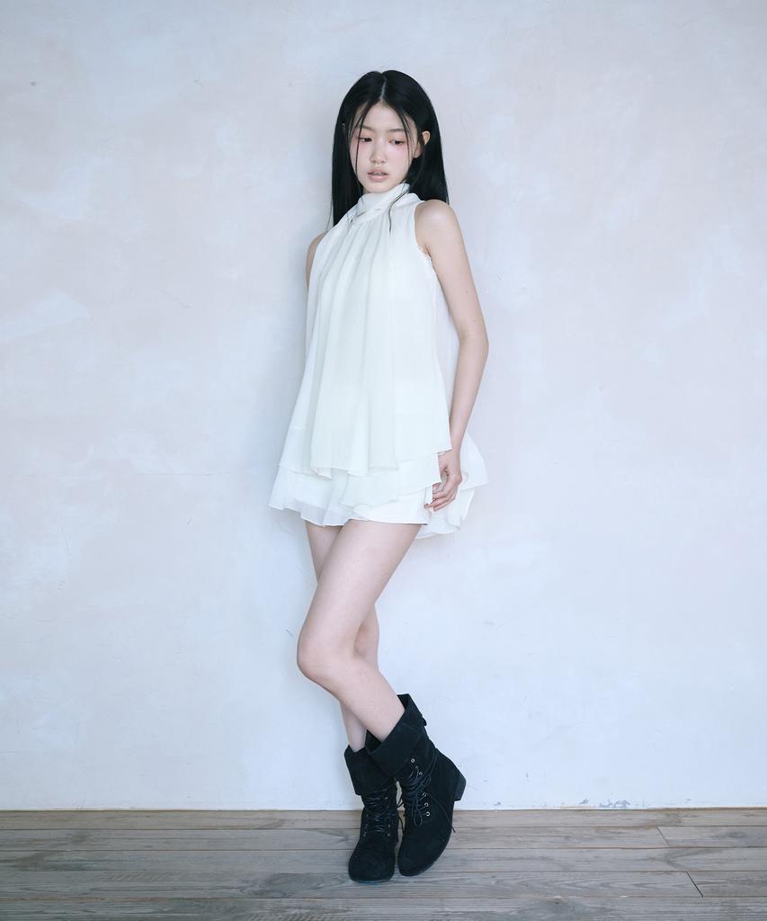 Leijeumiya Yui Ruffle Blouse [Ivory]