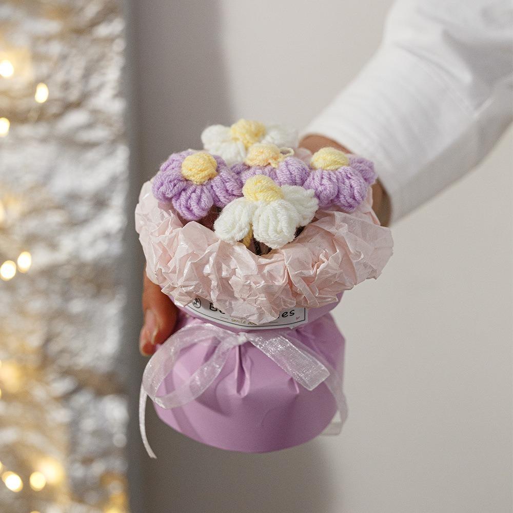 Handmade Knitted Finished Rose Flowers Bouquet Room Decoration Colorful Mini Finished Crochet Bouquet Birthday Valentine's Gift