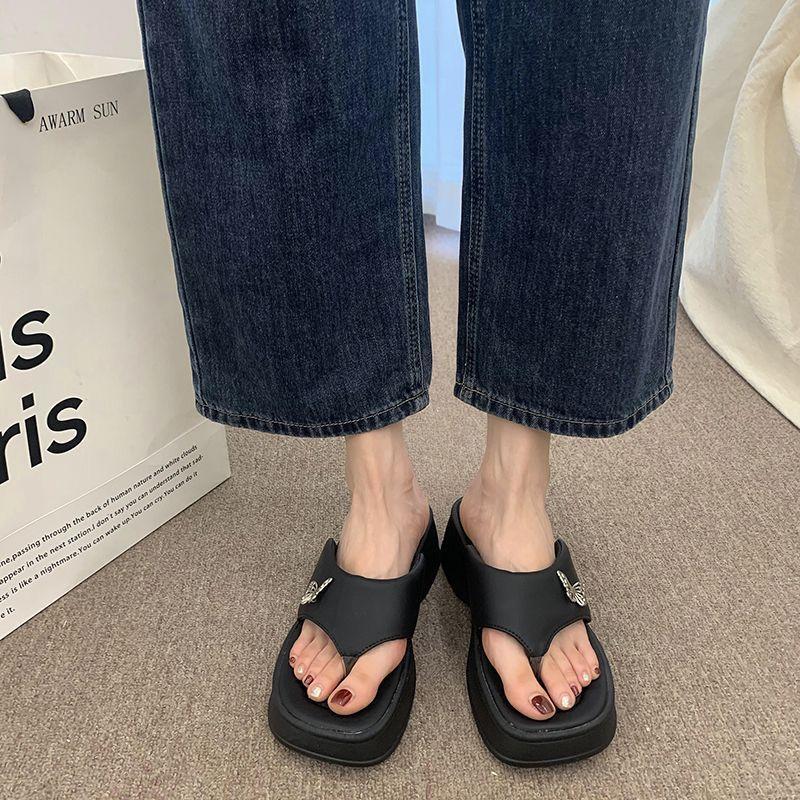 High sense fashion slope heel high heel cool slippers outer wear thick bottom heightening foot flip-flops women 2025 summer and autumn new