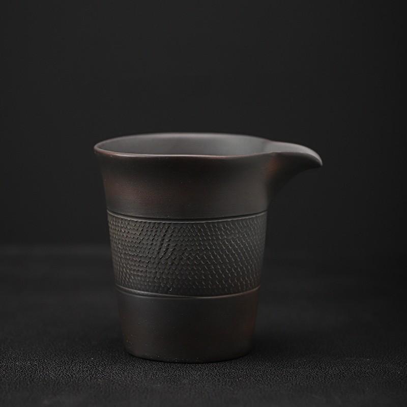 

Фиолетовый резной керамический кувшин для чая Ретро-чашка для ярмарки керамики Разделитель для чая Чахай Кунг-фу Аксессуары для чайного сервиза