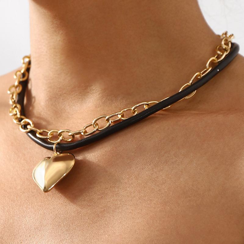 Heart Chain Pendant Necklace for Women Exquisite Black Leather String Collarbone Chains Punk Choker Retro Versatile Jewelry Gift