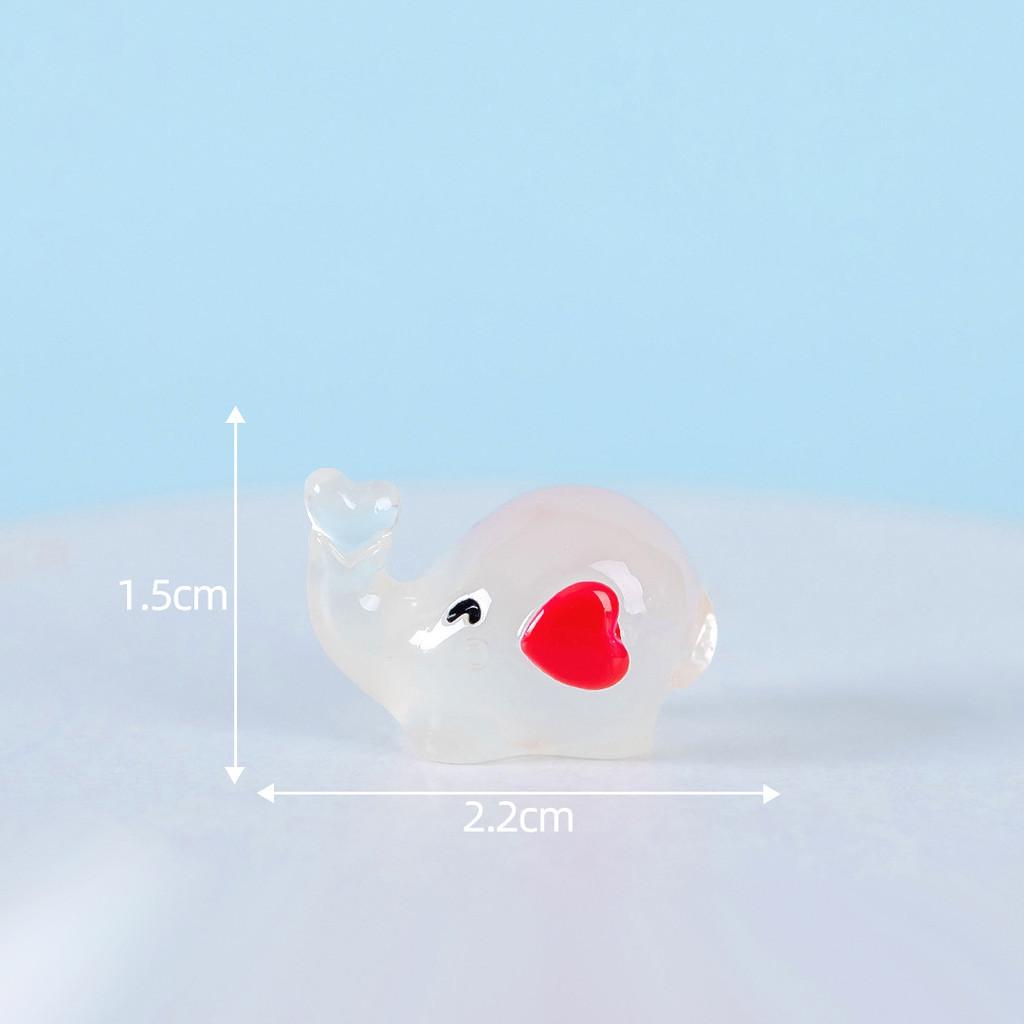 Landscape Luminous Micro Heartshaped Elephant Resin Decor Car Doll Ornament