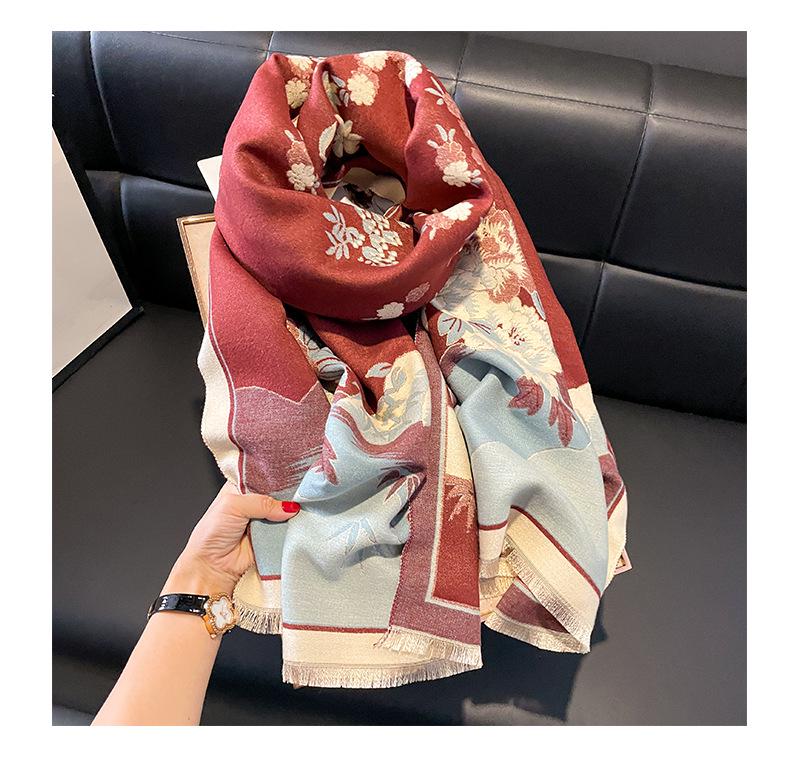 Retro Floral Chinese-Style Imitation Cashmere Shawl for Women - Cozy Winter Office Blanket & Elegant Air-Conditioned Room Scarf for Mothers