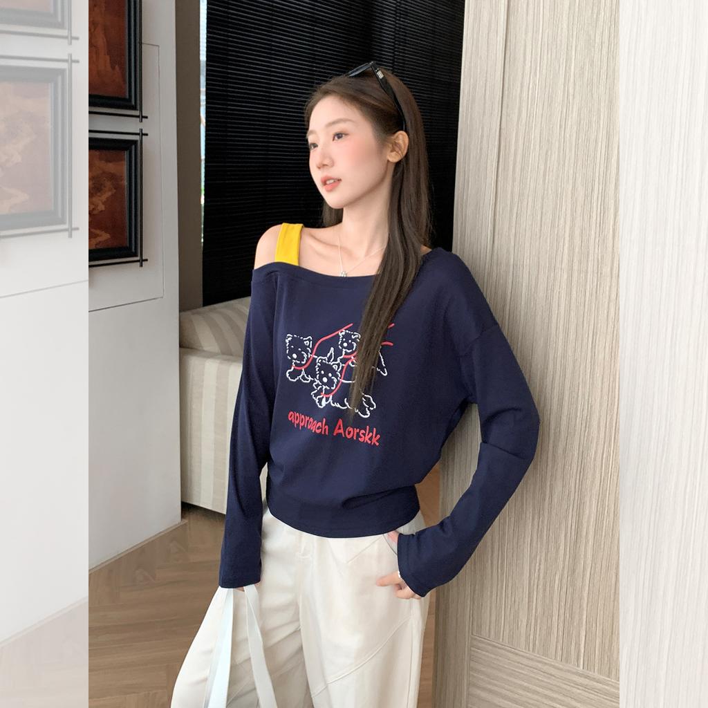 Navy blue slanted shoulder print contrasting off-shoulder bottoming shirt women's autumn loose inside Spice Girl lazy style top