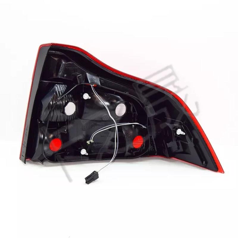 Volvo S80 Rear Taillight Assembly - Models 31213379/31213380