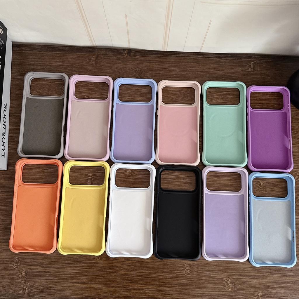 Four-corner anti-drop ripple silicone magnetic case, suitable for iPhone17PRO/official imitation silicone large hole 16PRO case