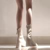 So sweet and gentle~~ Korean heroine high-heeled short boots~ Milky white small short boots with thick heel elasticity