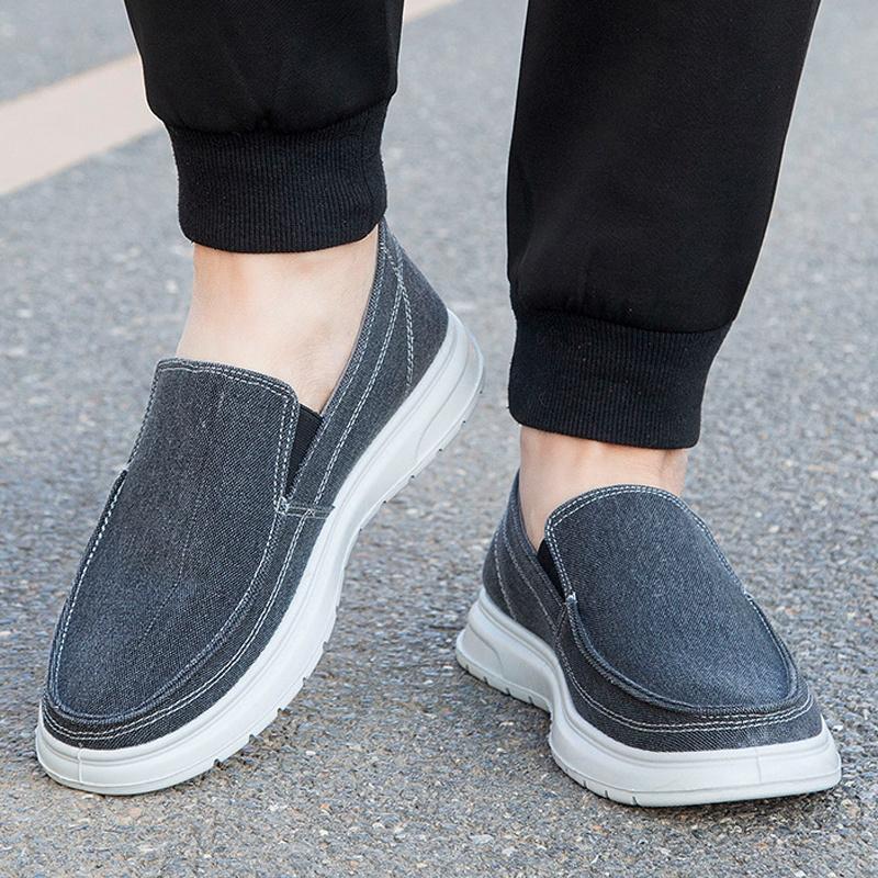 New Men Vulcanized Shoes Casual Lazy Men Shoes Comfortable Slip On Loafers Men Canvas Shoes Breathable Mens Summer Sneakers