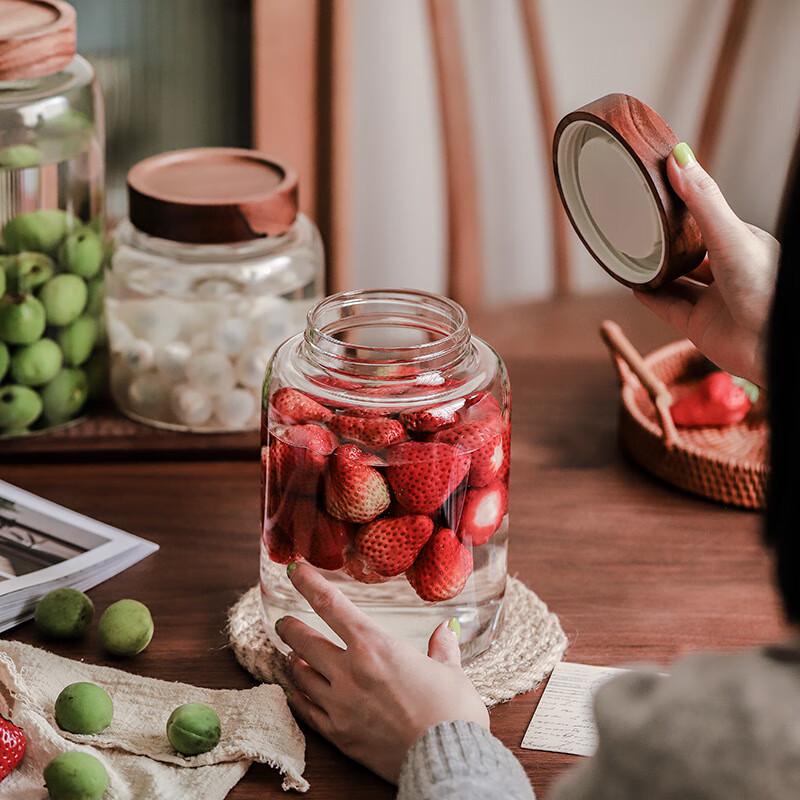 Borosilicate Glass Food Storage Jar with Wooden Lid