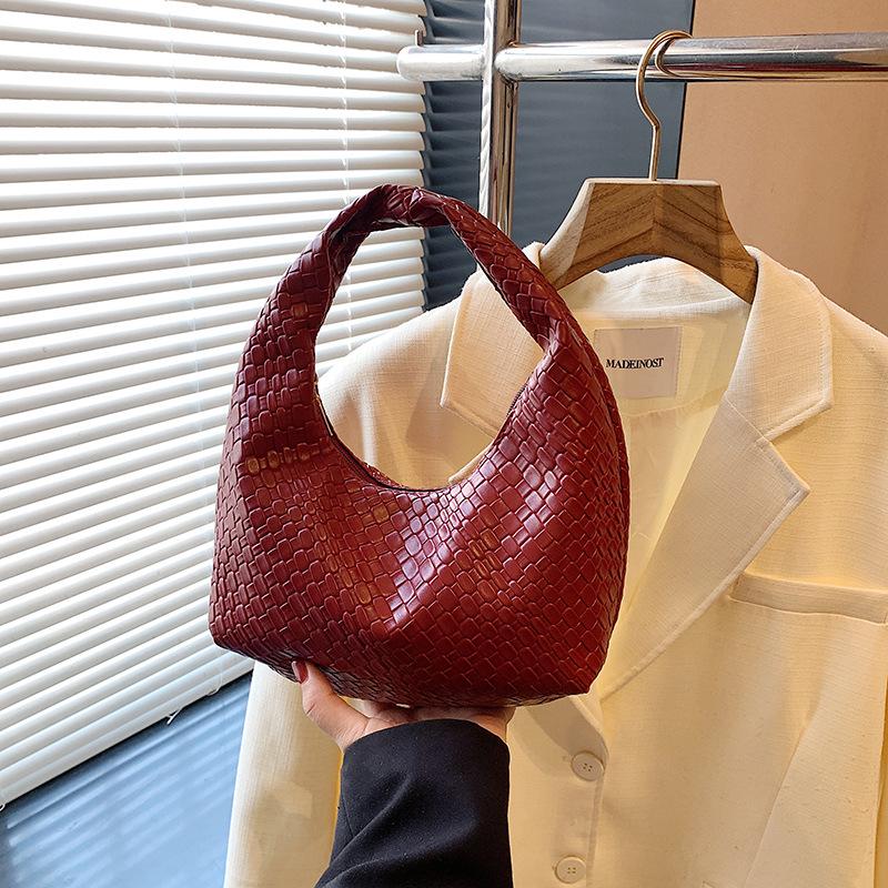 2024 Women's Fashion Crescent Shoulder Bag - Stylish European-American Design