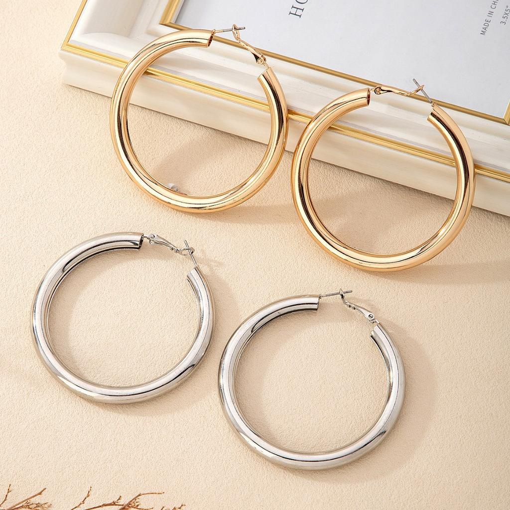 Big Earrings Exquisite Elegance Simple Wind Golden Yellow Silver Gray Alloy Material Daily Commuting Versatile Earrings