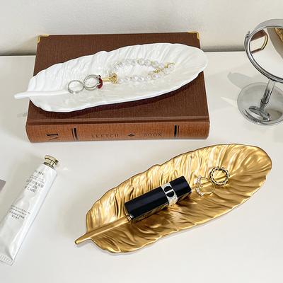 Nordische Luxus Keramikplatte Aufbewahrungstablett mit Goldrand Blatt Feder Schmuck Make-up Pinsel Heimdekor Teller