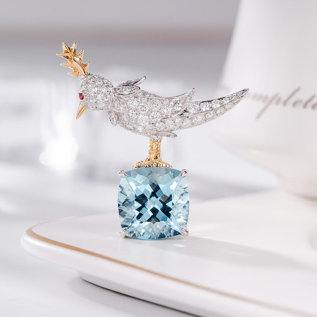 High Jewelry Design Exquisite Luxury Aquamarine Brooch Pendant Two Wear, Slightly Inlaid With Diamond Bird Necklace Women