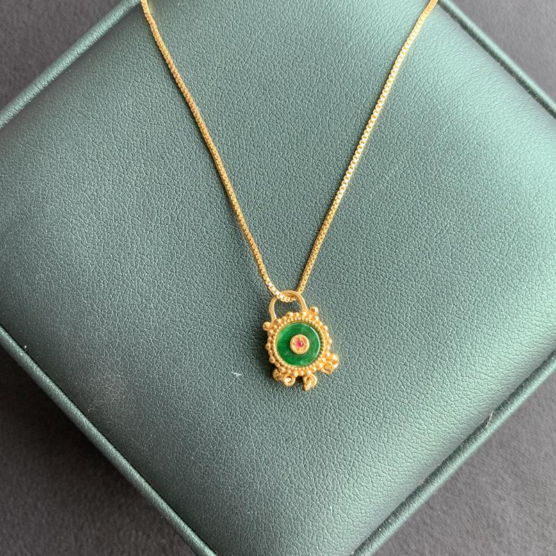 D1 Gold-Plated Sterling Silver Jade Filigree Pendant Necklace – Light Luxury Green Ping an Buckle. D1