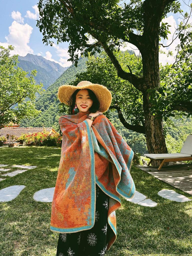 Northwest Xinjiang Women's Autumn/Winter Shawl Cape: Western Sichuan Travel Cloak & Thick Tibetan Scarf
