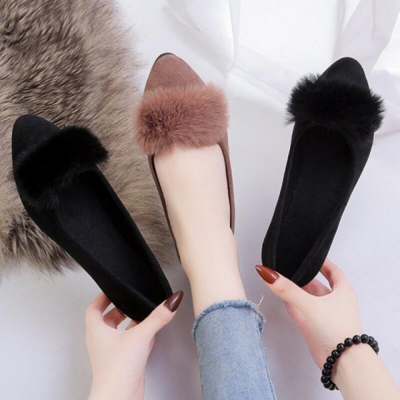 

Fur-trimmed suede flat shoes with brushed lining black