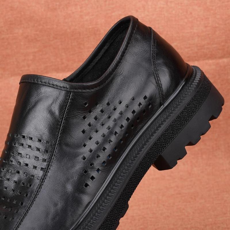 Leather hollow men's shoes breathable casual punched leather shoes men's first layer cowhide soft sole soft leather single layer shoes