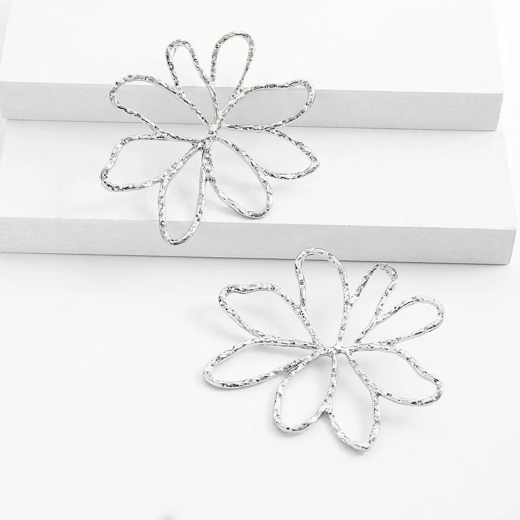 Creative Design Small Water Drop Leaf Gold Color Metal Earring for Women Trendy Long Leafy Flowers Pendientes Punk Jewelry Gift