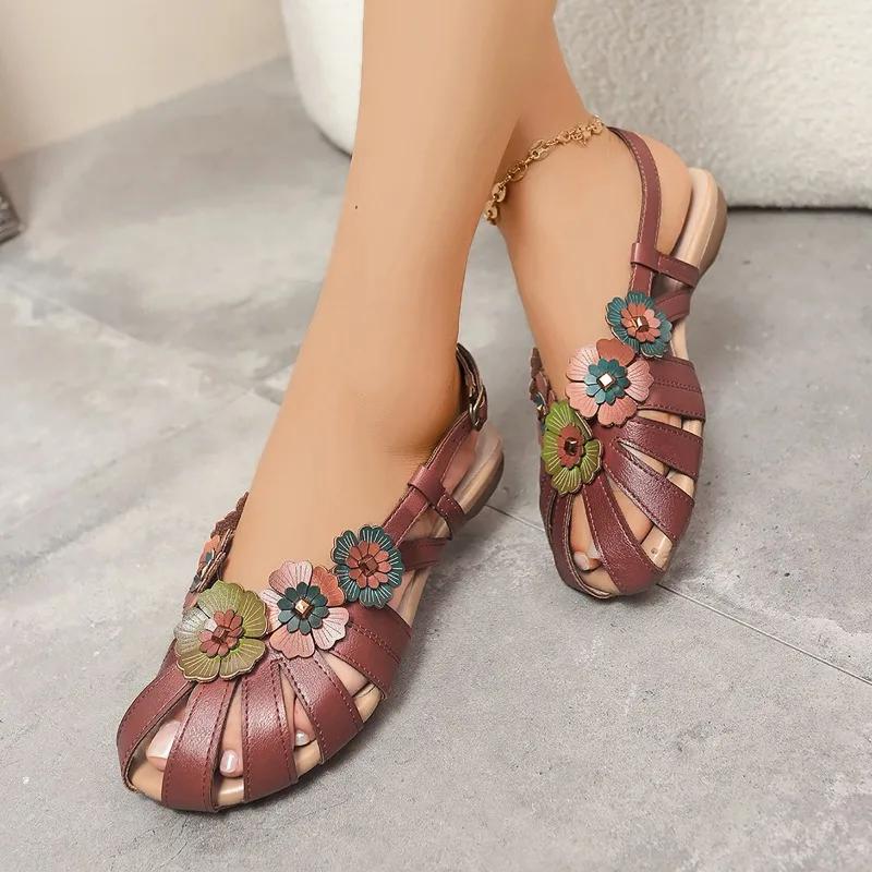 Fashion 2025 New Summer Women's Vintage Ethnic Floral Buckle Low Heel Sandals Casual Leather Shoes Retro Style Closed Toe Sandalszapatos