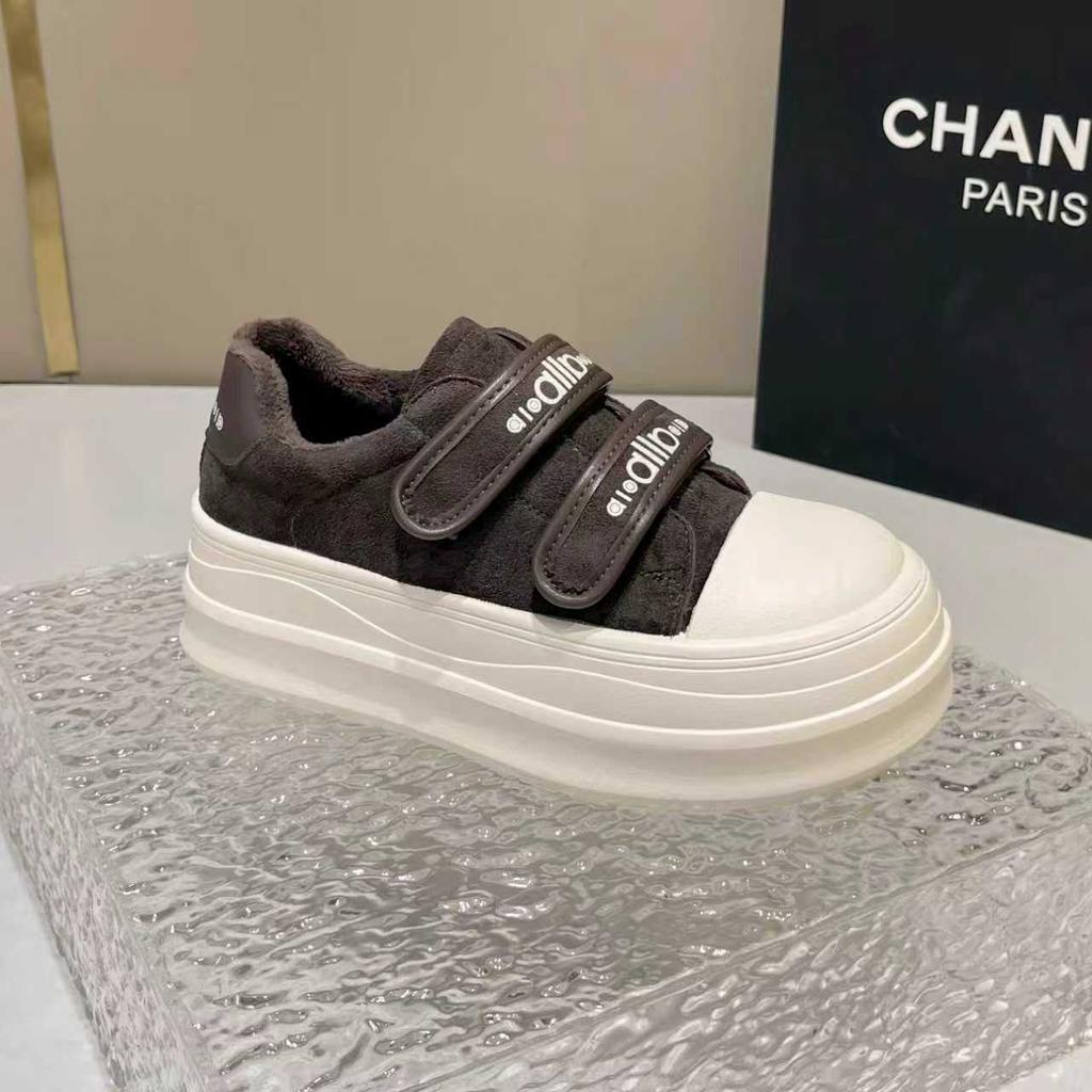 Velcro Casual Breathable Board Shoes Women's Autumn 2025 New Fashion Versatile Retro Platform Sports White Shoes