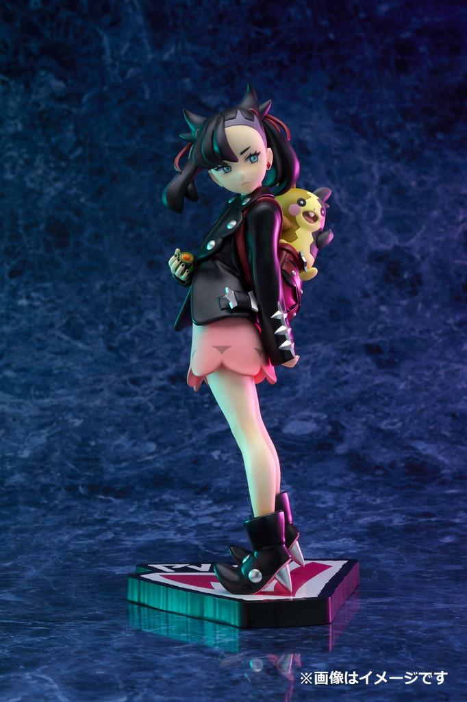 Center Original Marnie Morpeko Pokémon Figure &