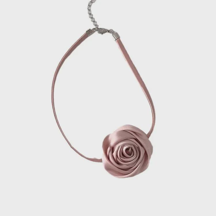 Luxurious Rose Flower Necklace - Elegant Women's Clavicle Chain Accessory