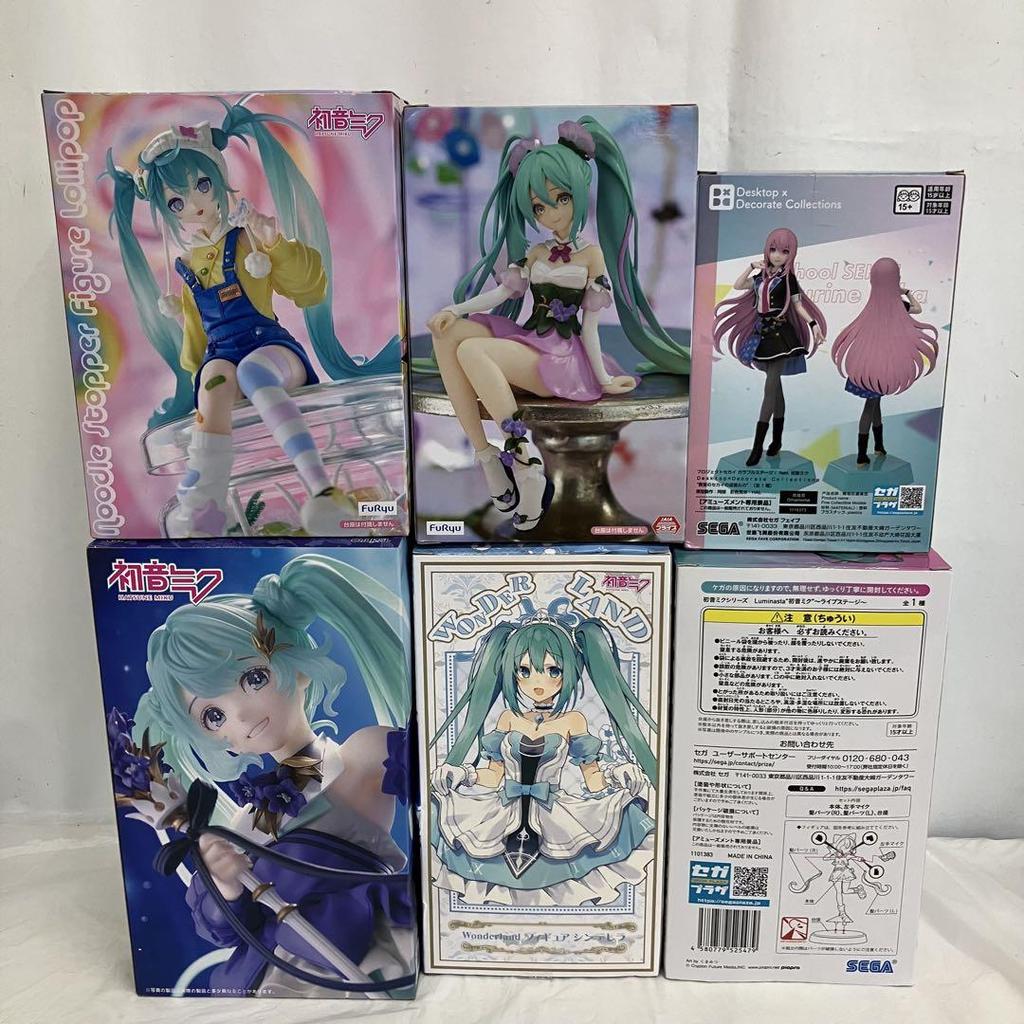 [USED] HF7A02 Hatsune Miku Figures (6 pieces)