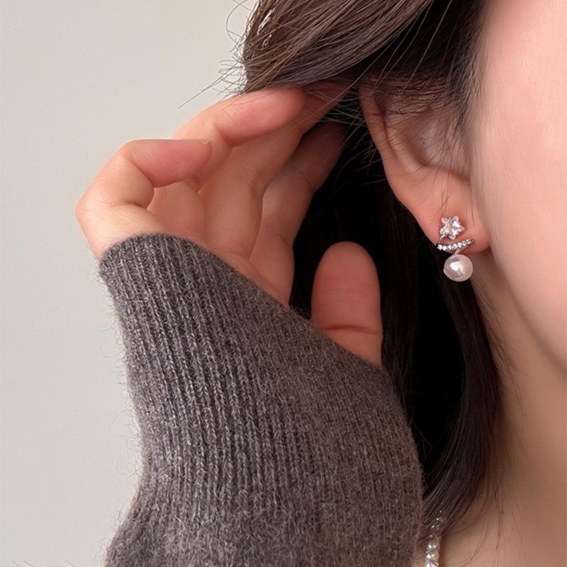 Silver Needle Zirconia Stud Earrings - Korean Style, Fashionable, Light Luxury, High-End Feel with Pearl Design.