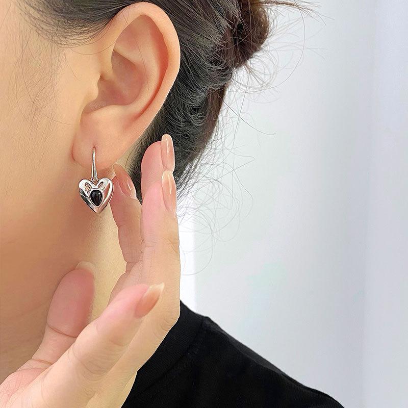 Retro Water Drop Black Glass Diamond Love Ear Hook Earrings for Women with Niche Design and Unique Personality