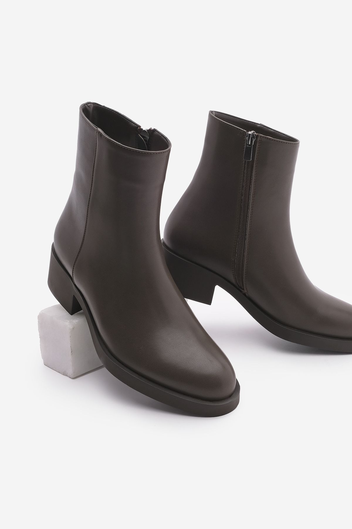 

Женские современные стильные модные женские повседневные ботинки на молнии Huna Brown 37