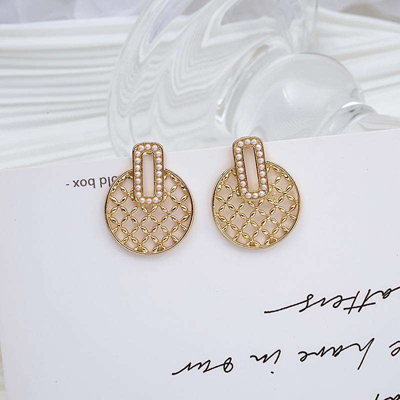 Korean Style Geometric Heart Pearl Gold Earrings for Women - Versatile Stud Accessories