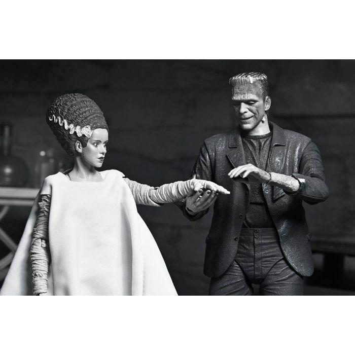 Neca - Universal Monsters - Figurine Ultimate Frankenstein's Monster (Bride of Frankenstein) (B&amp;W) 18 cm