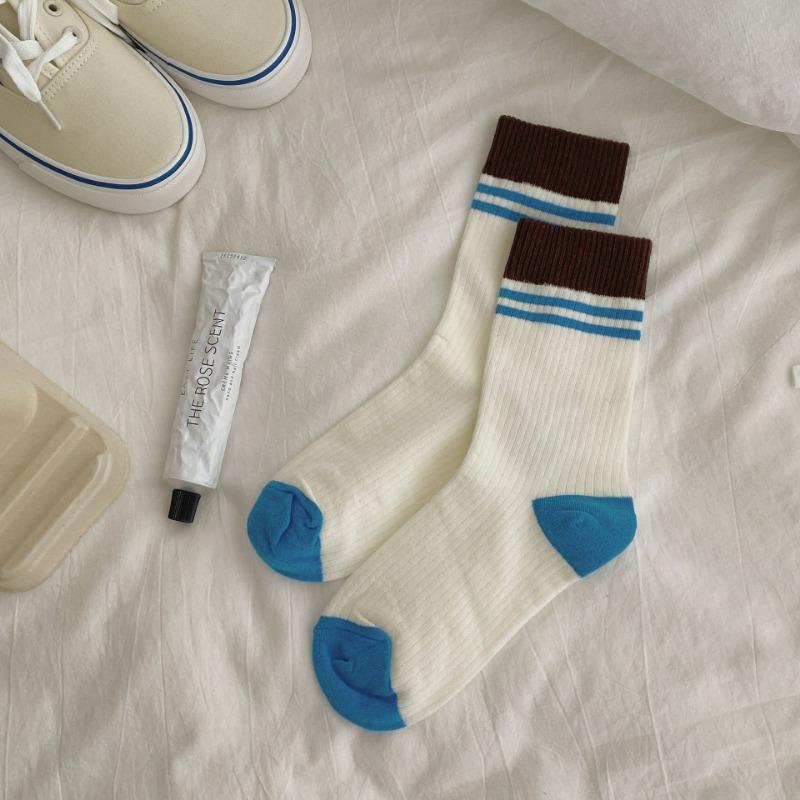 Frühlings- und Sommerkollektion: Patchwork Farbblock Gestreifte Plüschsocken, Baumwollsocken für Damen, Süße und Mädchenhafte Wadenhohe Socken, Schulstil