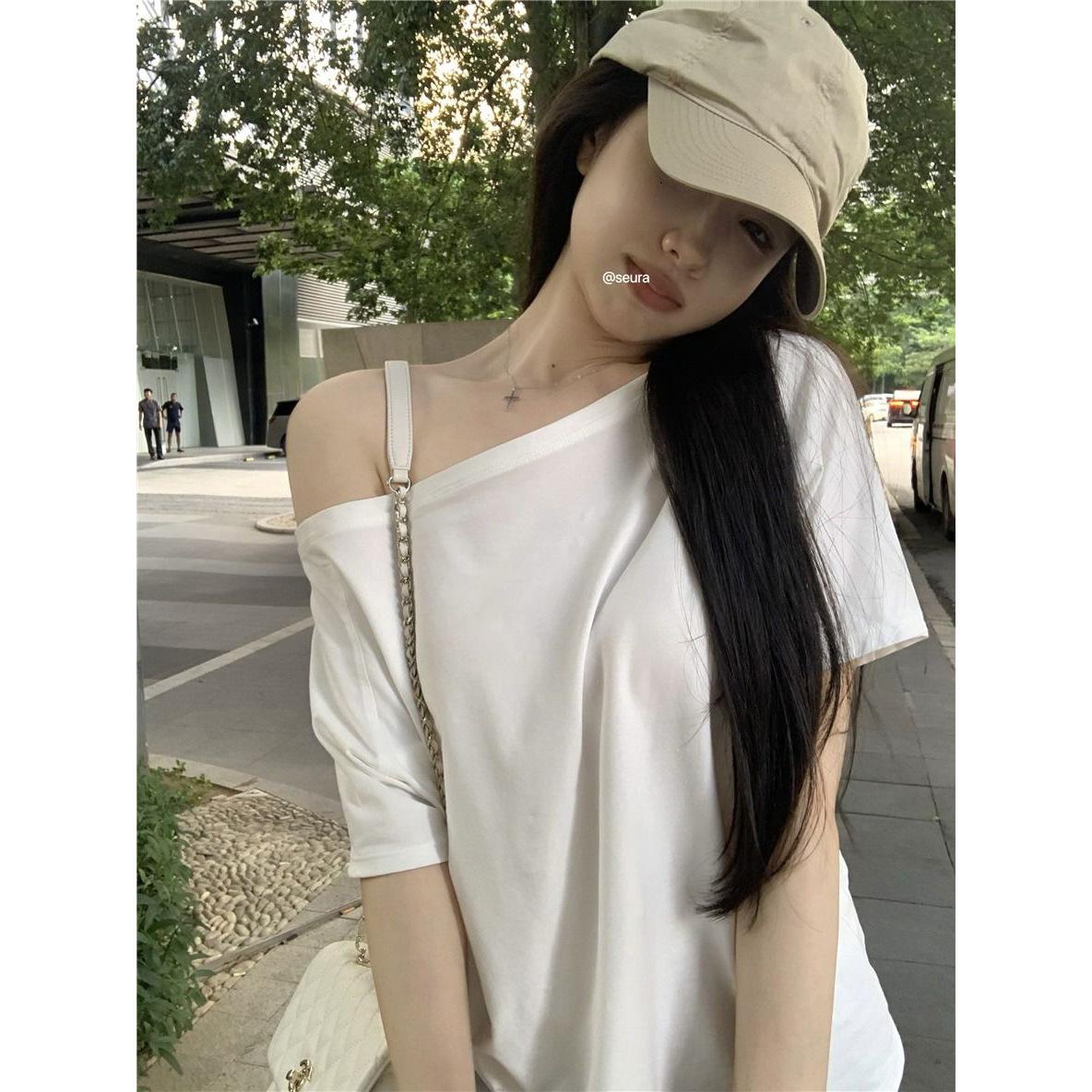 

Pure desire wind diagonal collar, one word shoulder two wear short-sleeved T-shirt women s summer new versatile Korean scheming bottoming shirt S