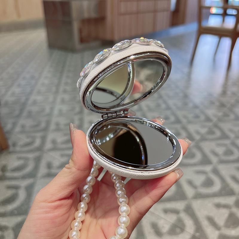 Korean Style Diamond Round Mirror Keychain: Folding Glass Charm for Bags & Cars