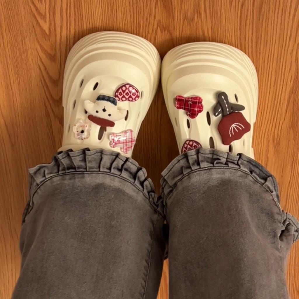 Popular Cute White Thick-soled Shit-stepping Hole Shoes, Summer Wear Heightening Bag Head Sandals